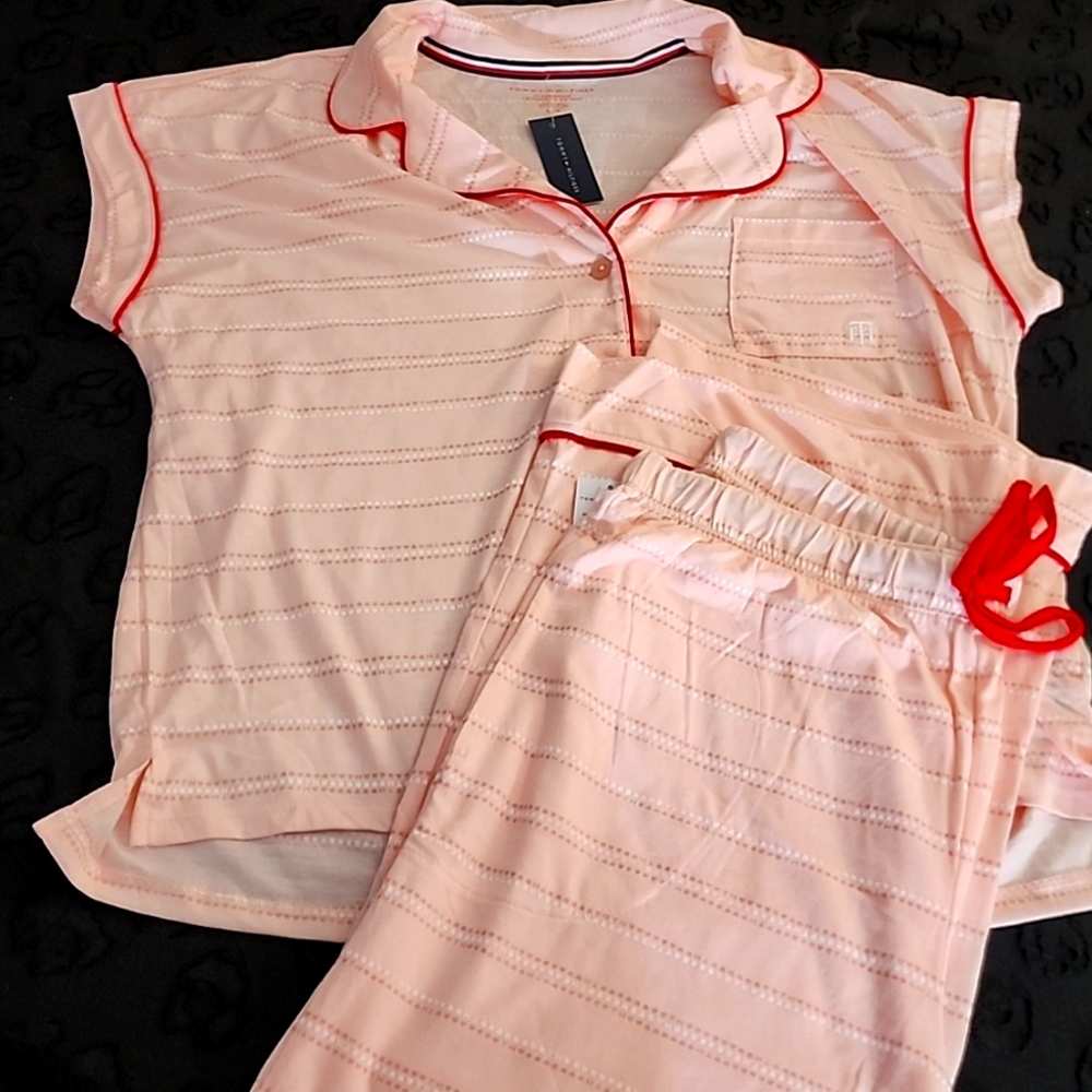 🆕️ Tommy Hilfiger Large Pink 2 Piece Pajamas Set
